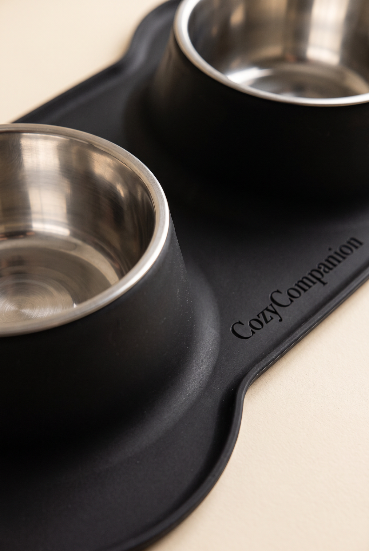Close-up detail of the Tidy double bowl feeder