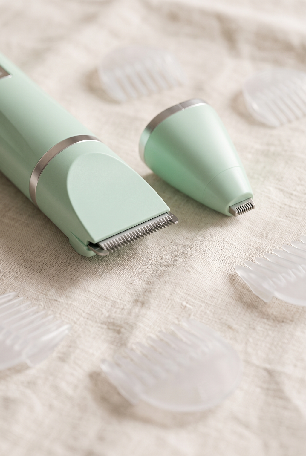 Trim cordless clipper blade close-up